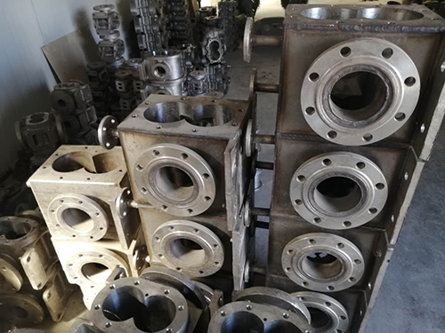 不(bu)鏽鋼保(bao)溫齒輪(lun)泵配件(jian)