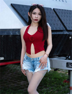 国产亚洲精品久久久久久国模美-美女与帅哥亲嘴