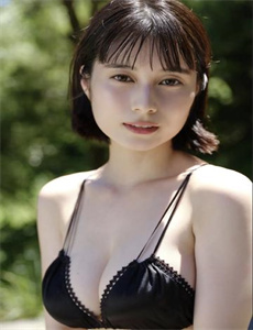 美女性感脱衣视频-龙之战国语版