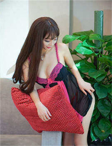 蟒蛇吃人视频-美女热舞动感之星全集